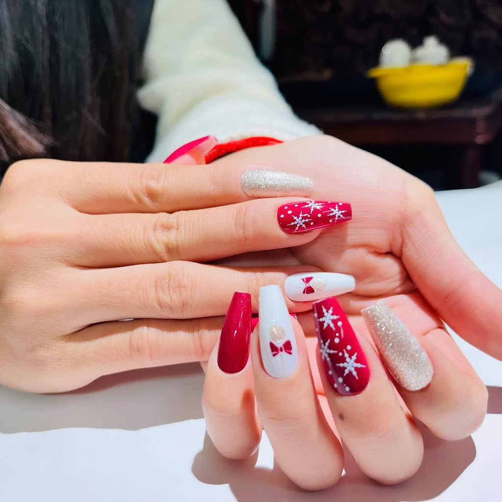 24 Pcs Christmas Press on Nails Medium Length with Snowflakes and Bling Decorate Designs Ballet Fake False Nails Art for Women and Girls Stick on Nails