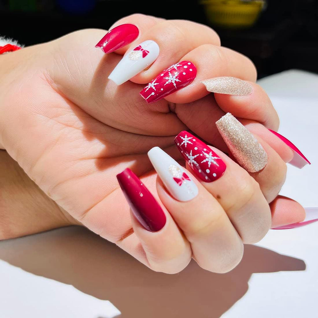 24 Pcs Christmas Press on Nails Medium Length with Snowflakes and Bling Decorate Designs Ballet Fake False Nails Art for Women and Girls Stick on Nails