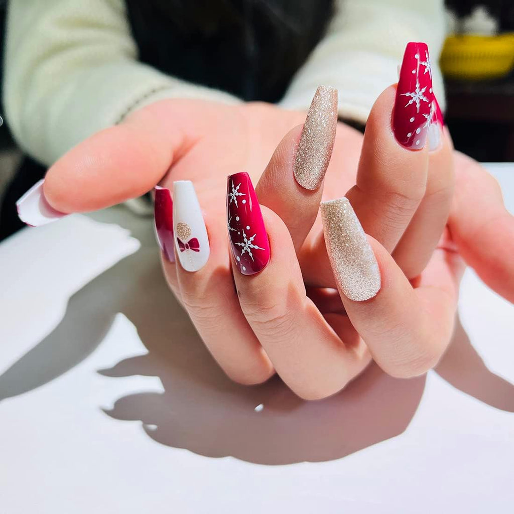 24 Pcs Christmas Press on Nails Medium Length with Snowflakes and Bling Decorate Designs Ballet Fake False Nails Art for Women and Girls Stick on Nails